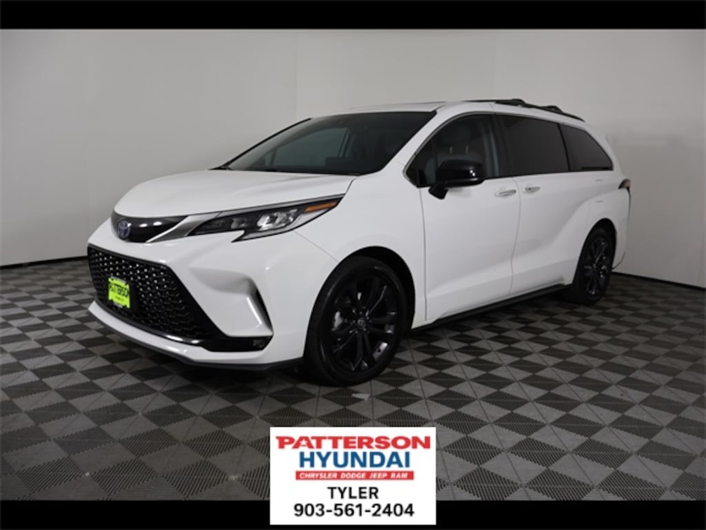 Used 2023 Toyota Sienna XSE Minivan/Van