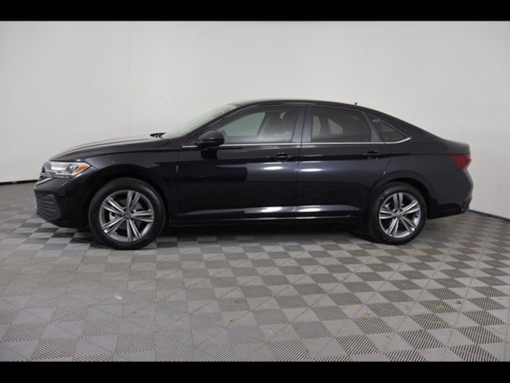 Used 2024 Volkswagen Jetta 1.5T SE Sedan