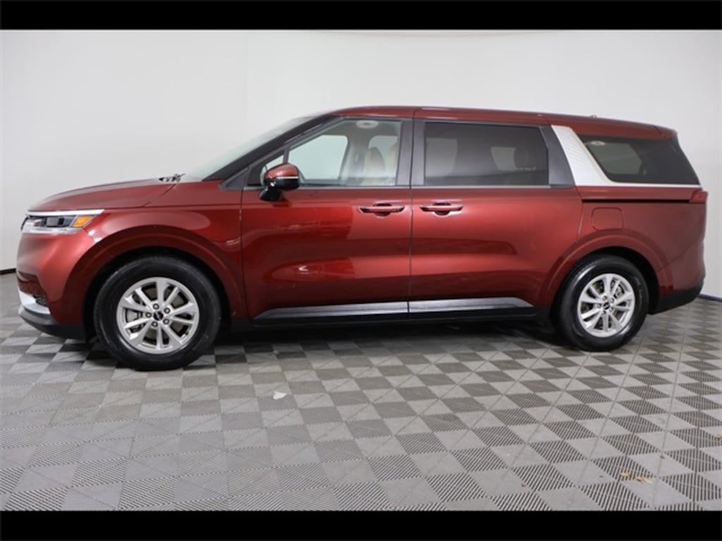 Used 2024 Kia Carnival LX Minivan/Van