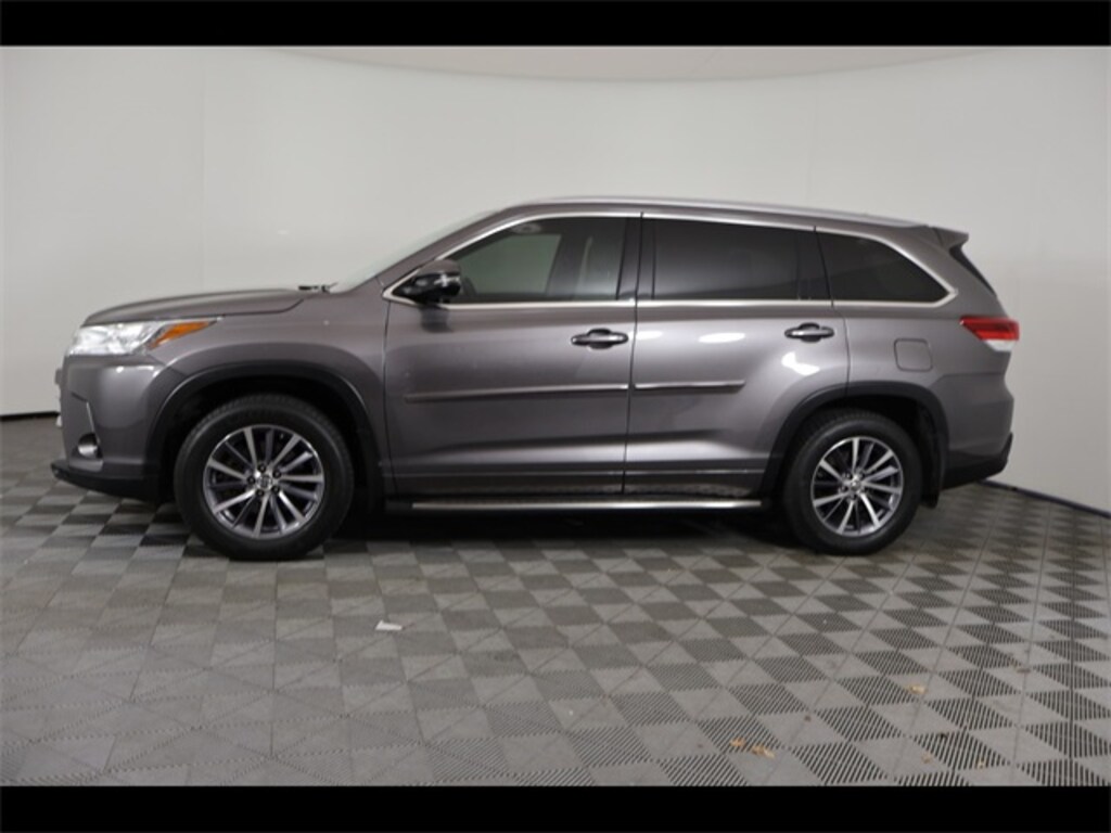 Used 2017 Toyota Highlander SUV