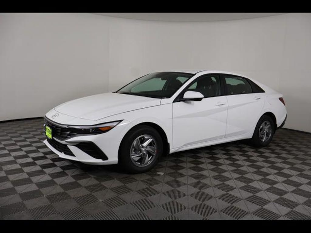 New 2026 Hyundai Elantra SE Sedan