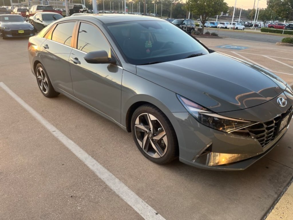 Used 2021 Hyundai Elantra Limited Sedan