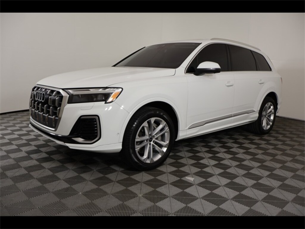 Used 2025 Audi Q7 45 Premium Plus SUV