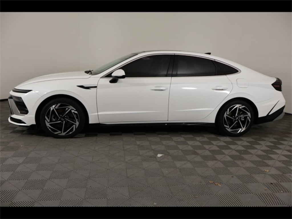 Used 2024 Hyundai Sonata SEL Sedan