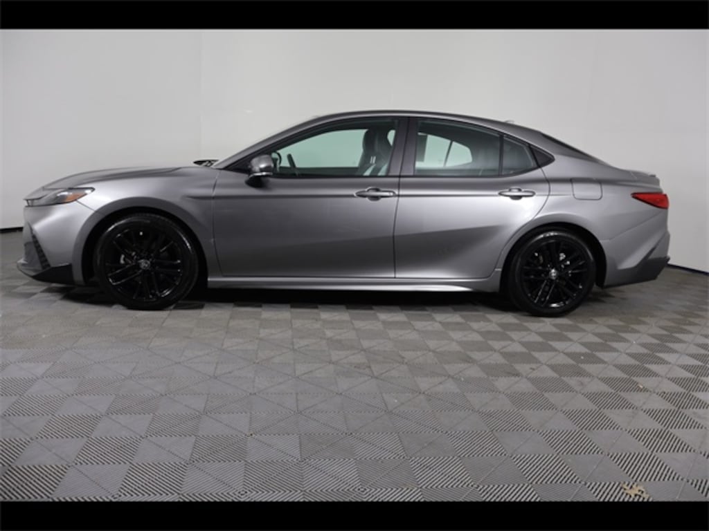 Used 2025 Toyota Camry SE Sedan