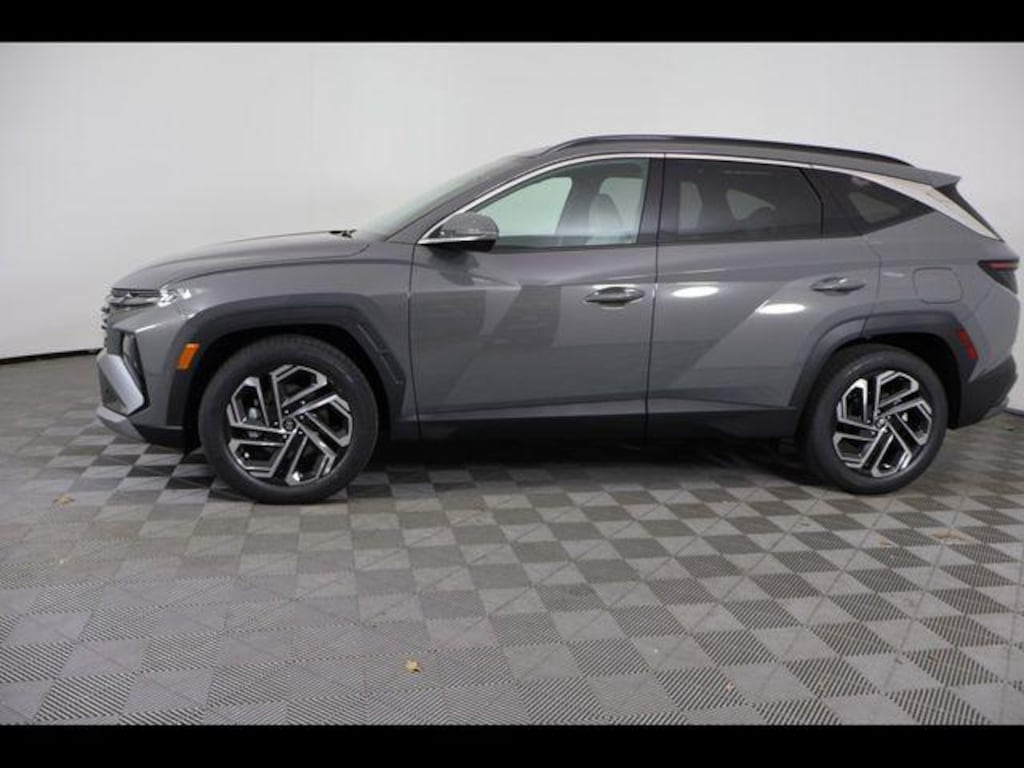 New 2026 Hyundai Tucson Limited FWD SUV
