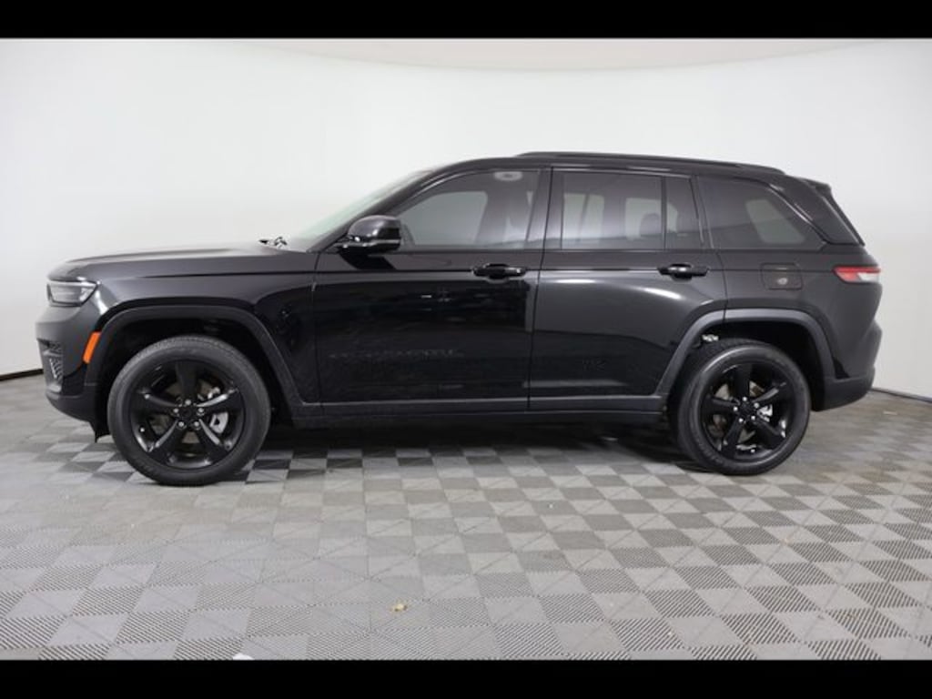 Used 2023 Jeep Grand Cherokee Altitude X SUV