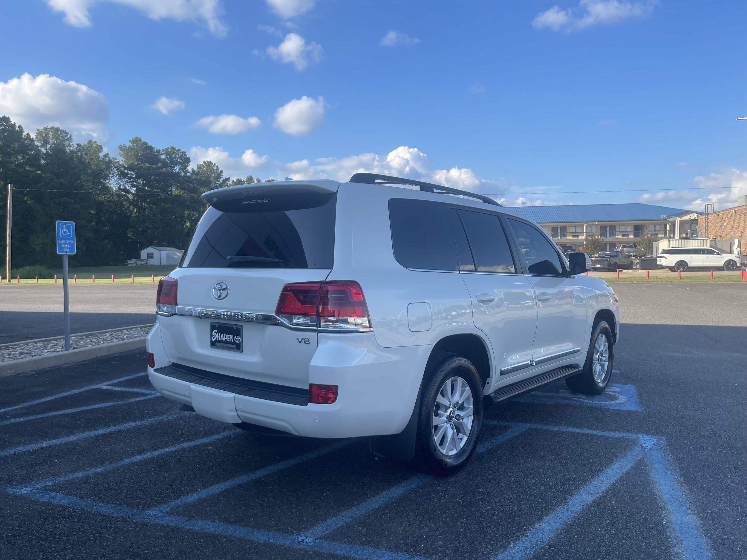 2020 Toyota Land Cruiser Base photo 4