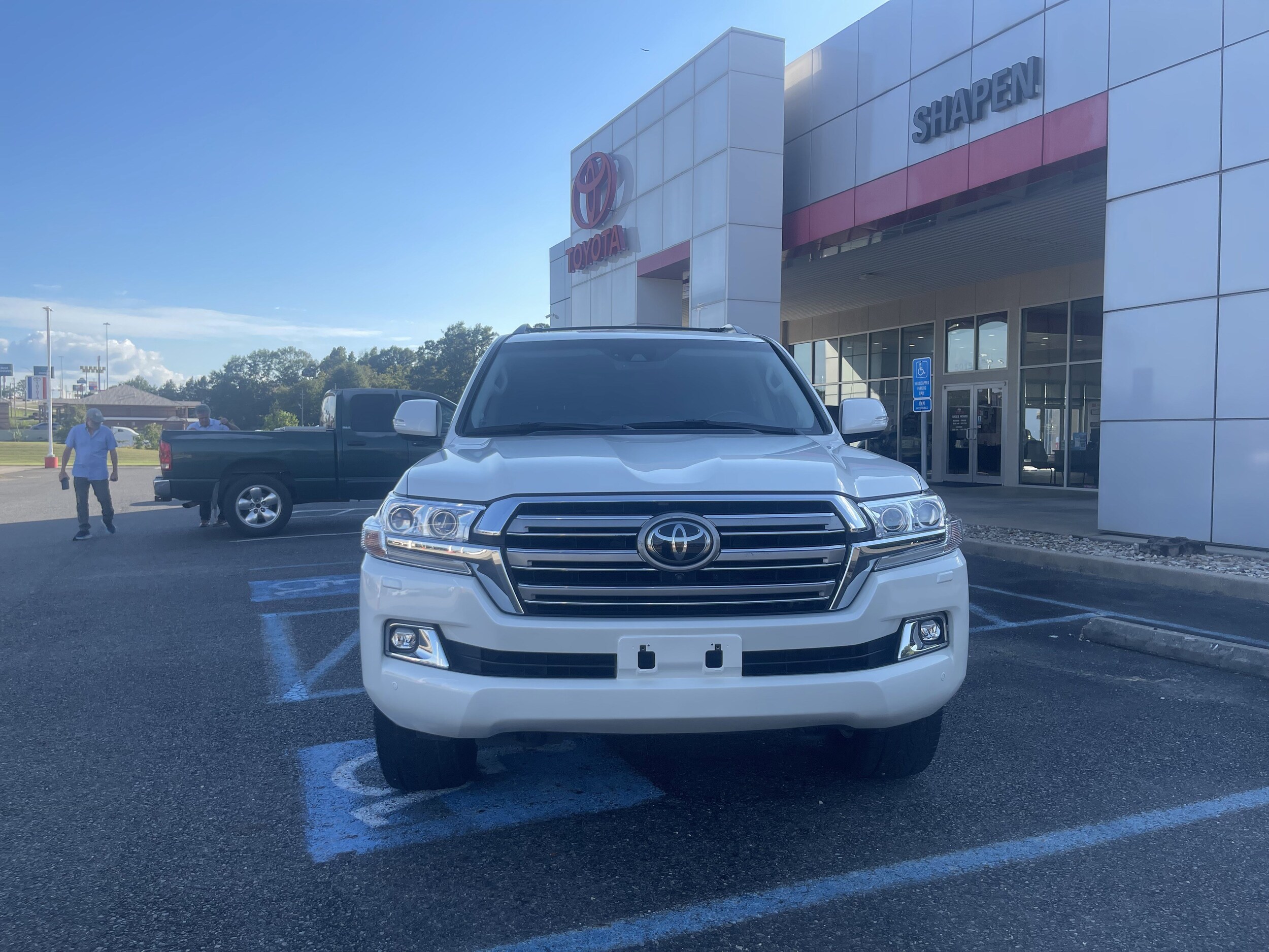 2020 Toyota Land Cruiser Base photo 2