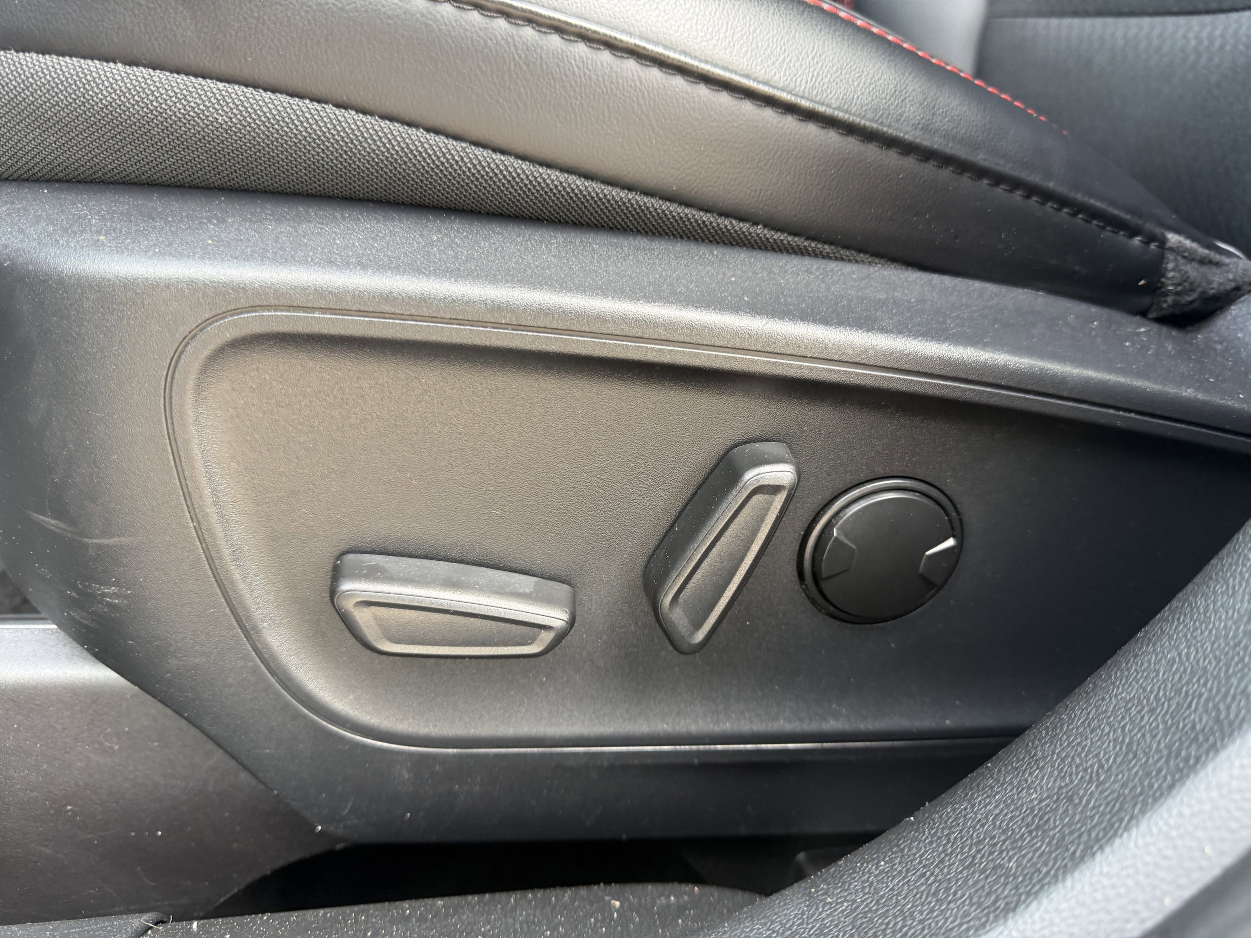 2025 Ford Escape ST-Line Select - Photo 14