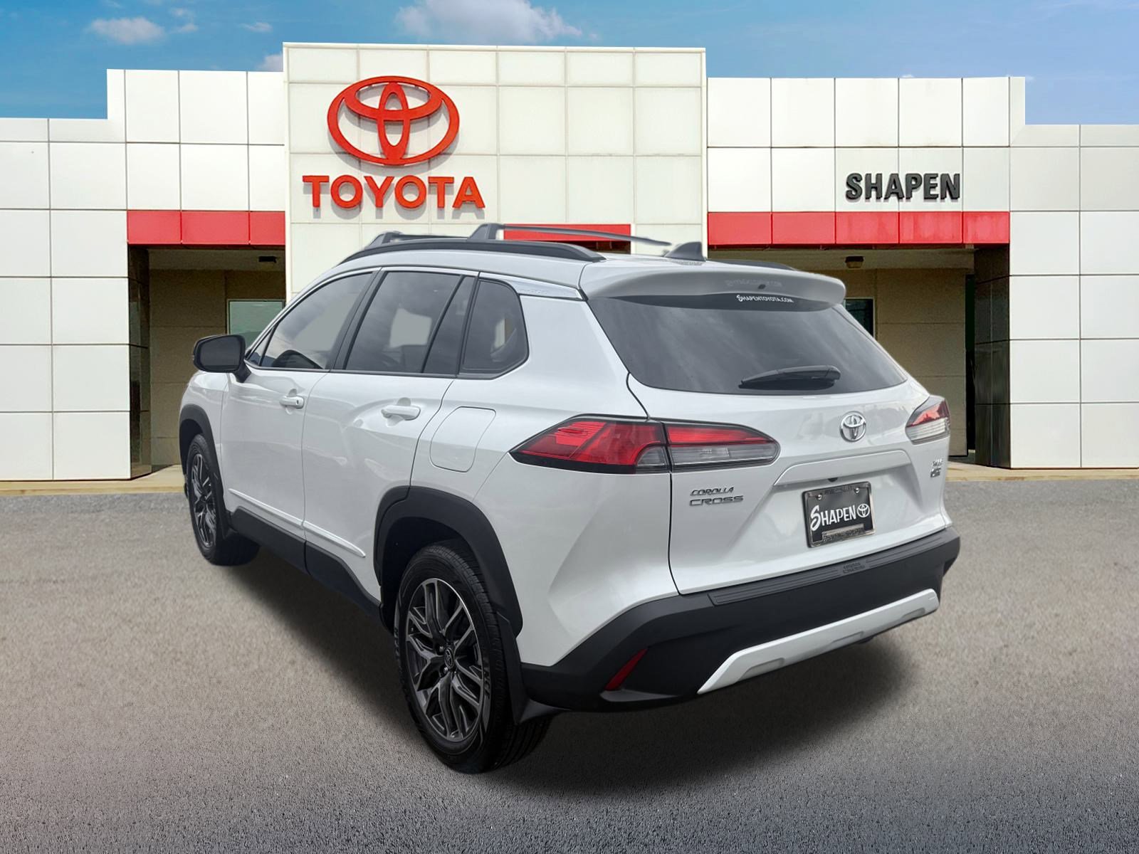 2026 Toyota Corolla Cross XLE photo 3