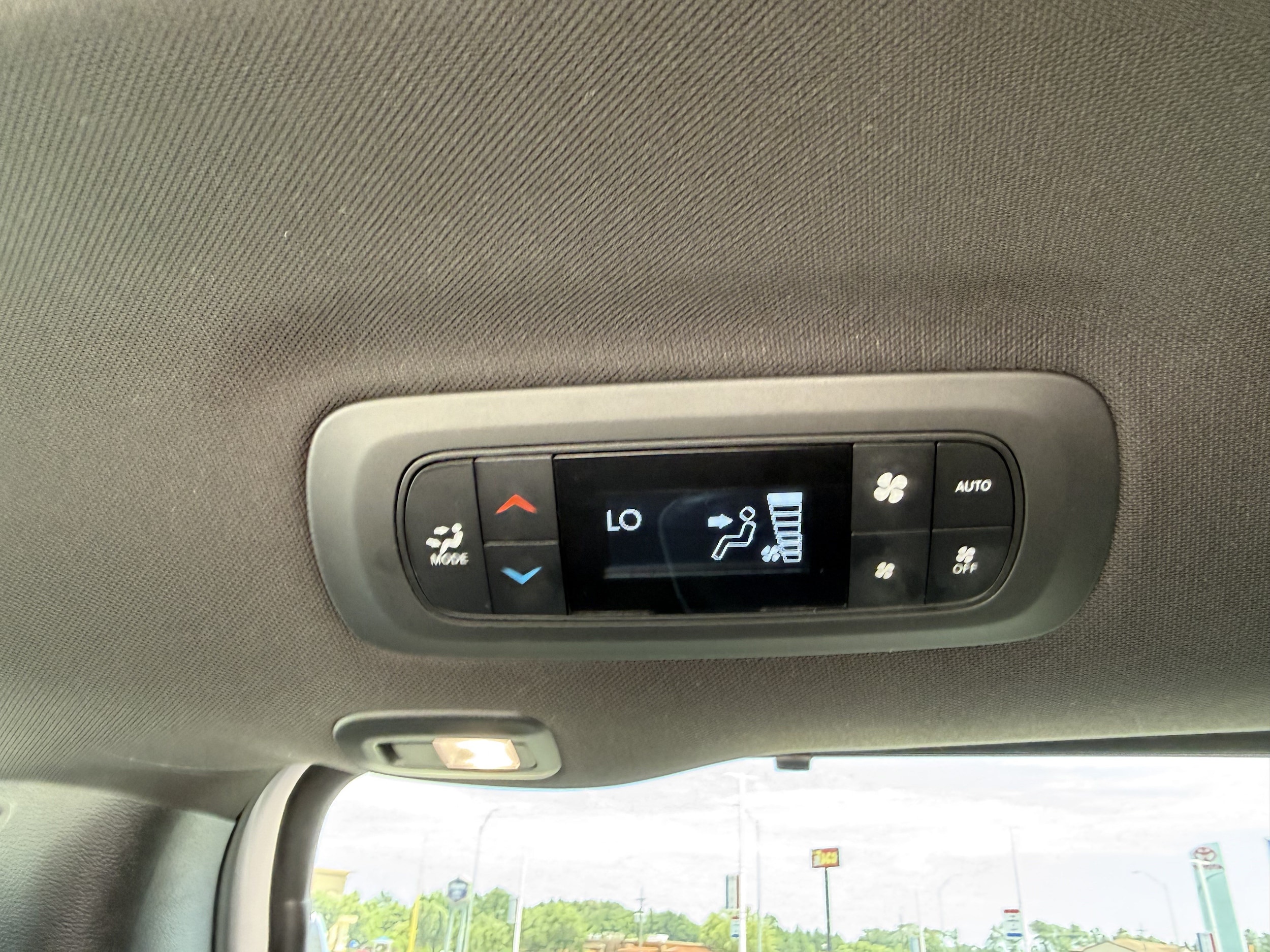 2025 Chrysler Pacifica Limited - Photo 11