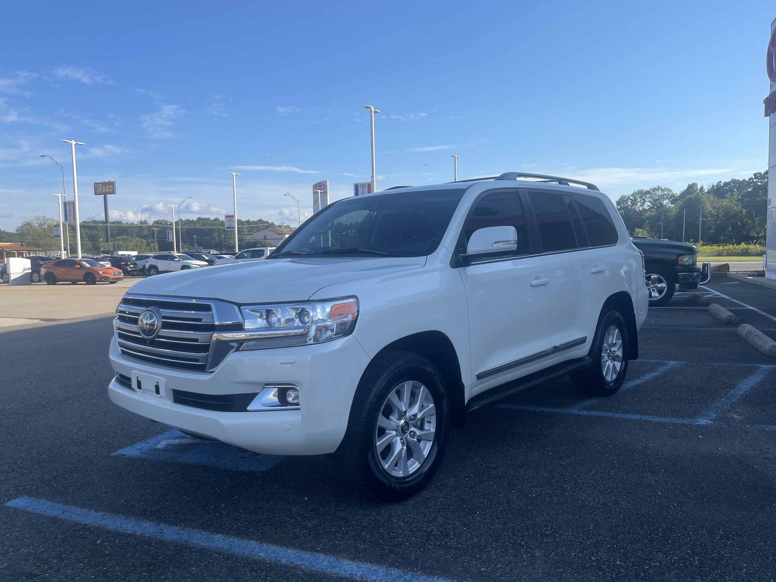 2020 Toyota Land Cruiser Base photo 3
