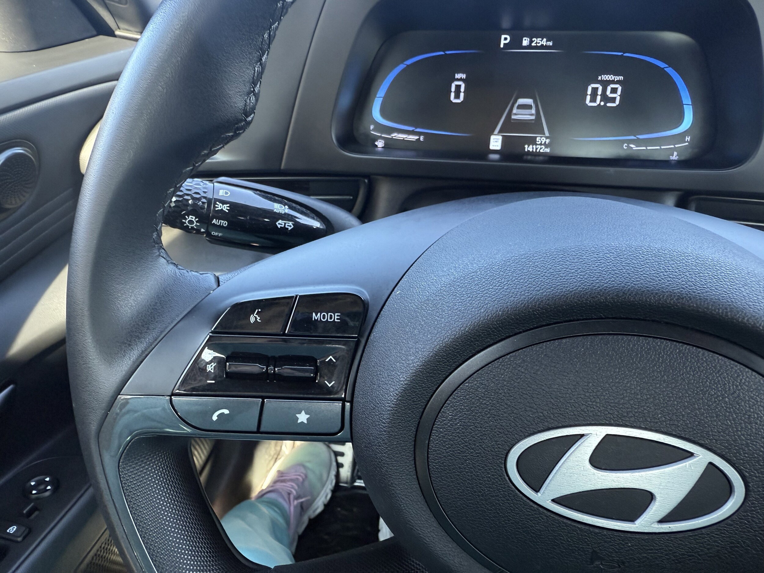 2025 Hyundai Elantra SEL - Photo 14