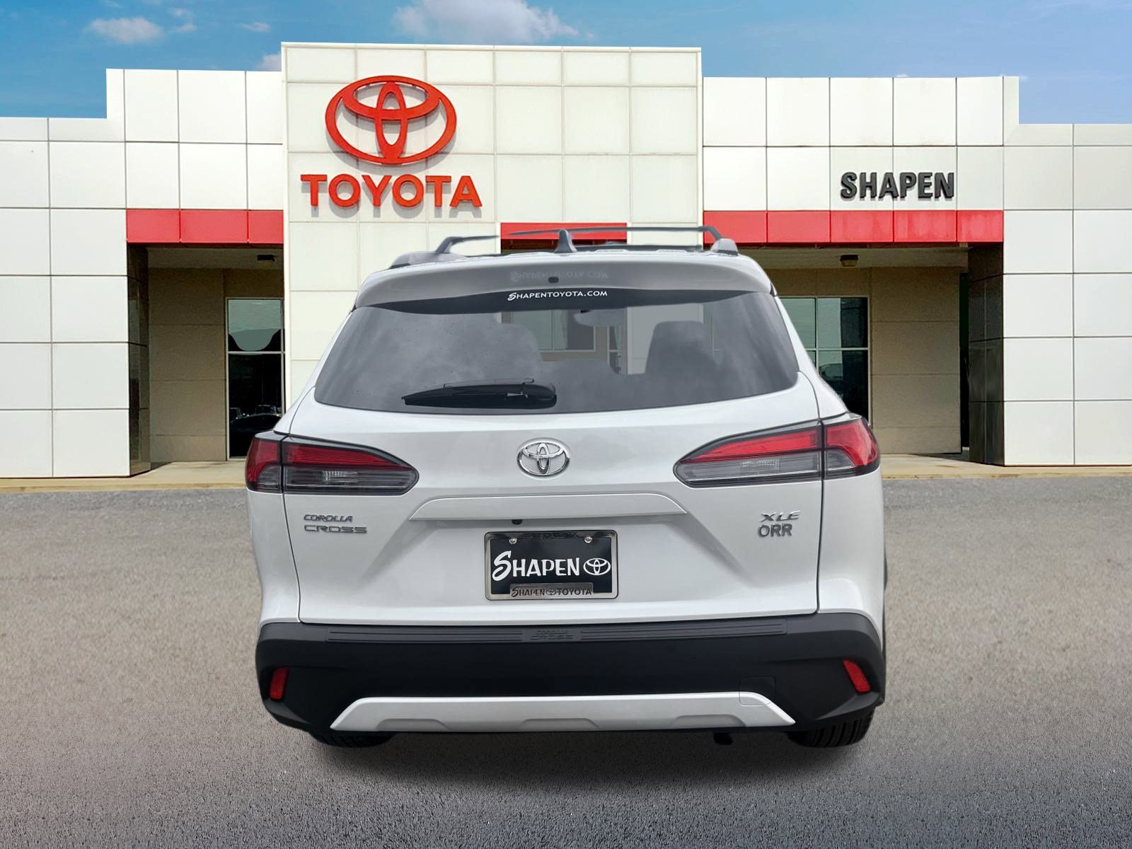 2026 Toyota Corolla Cross XLE photo 2