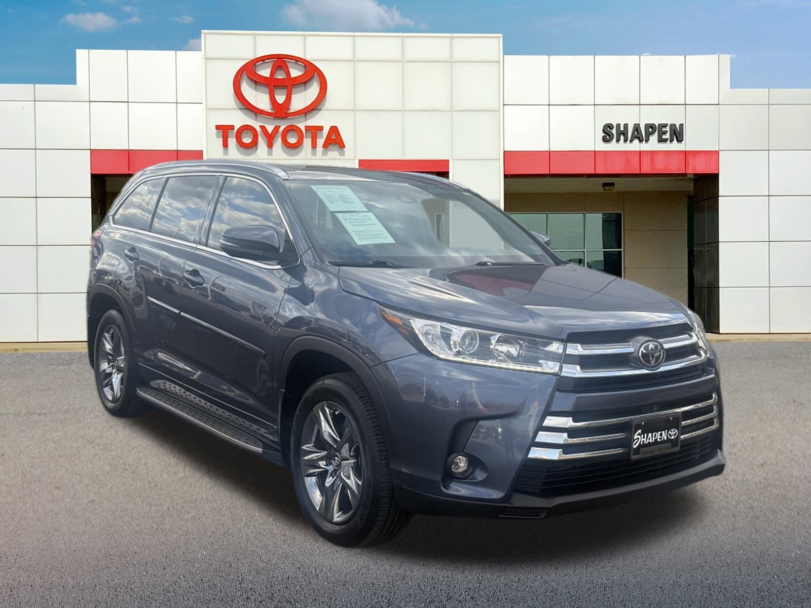 2019 Toyota Highlander Limited Platinum's photo