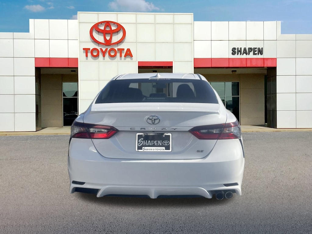 Used 2022 Toyota Camry SE Sedan