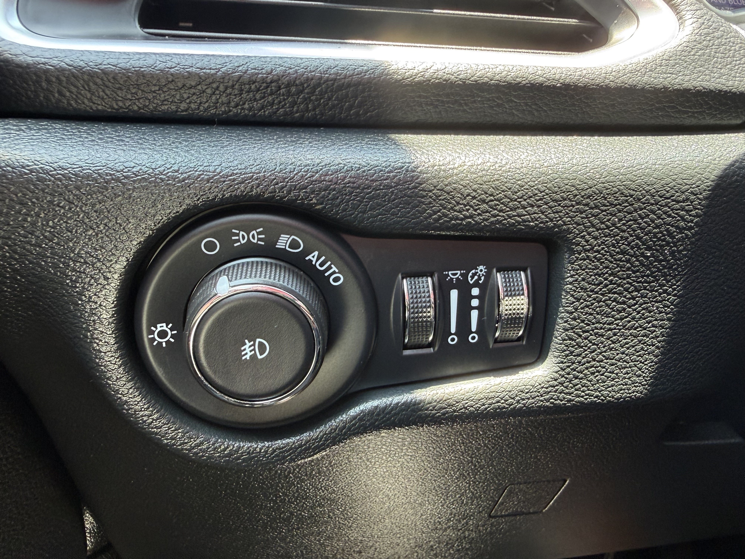 2025 Chrysler Pacifica Limited - Photo 18