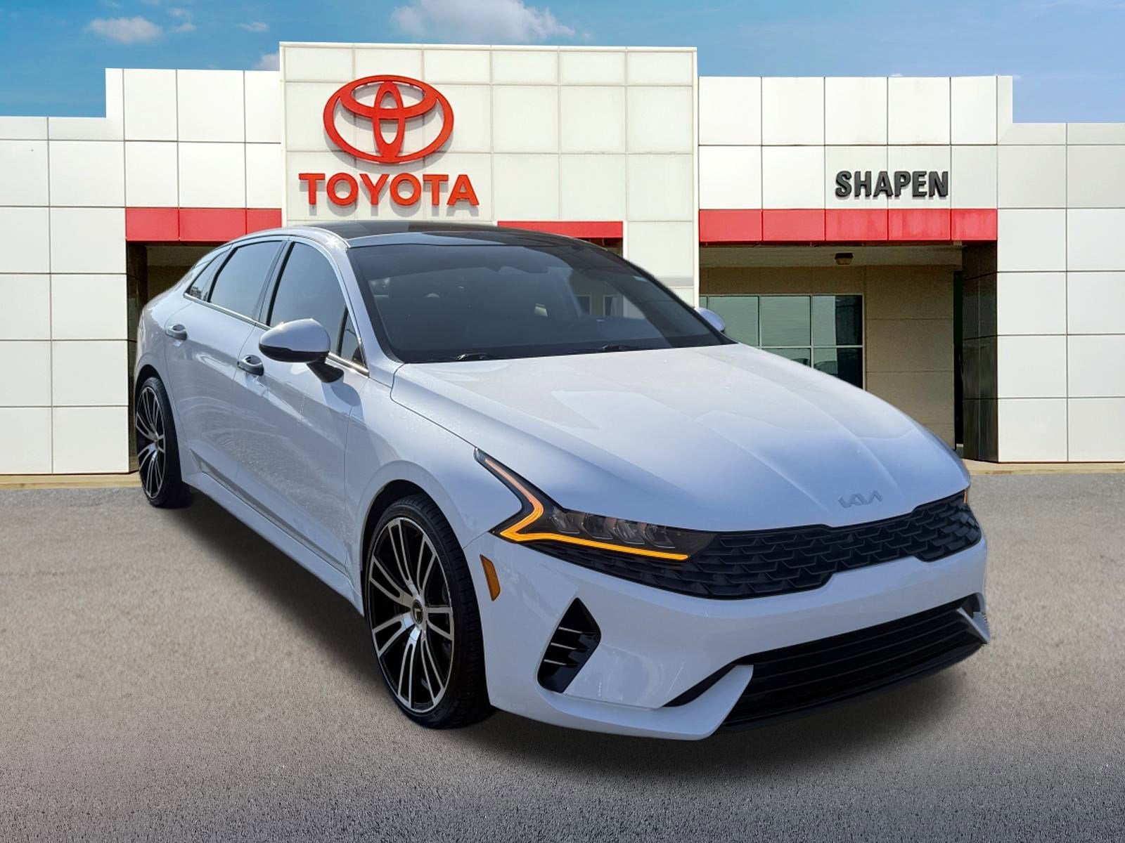 2022 Kia K5 EX's photo