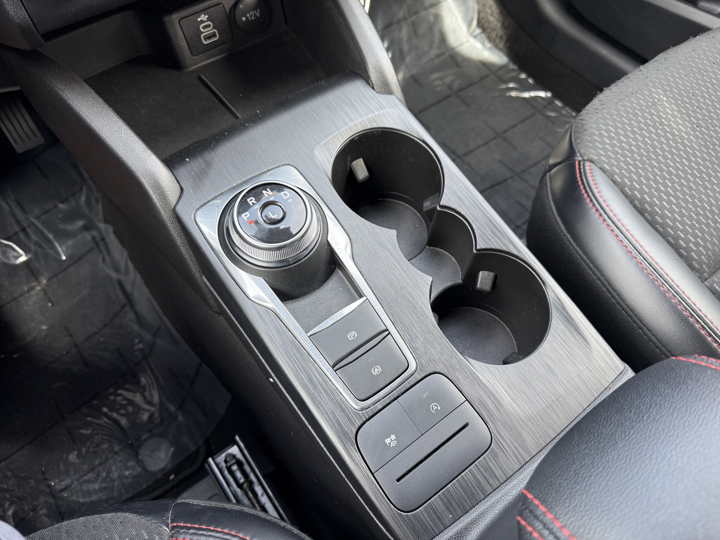 2025 Ford Escape ST-Line Select - Photo 18