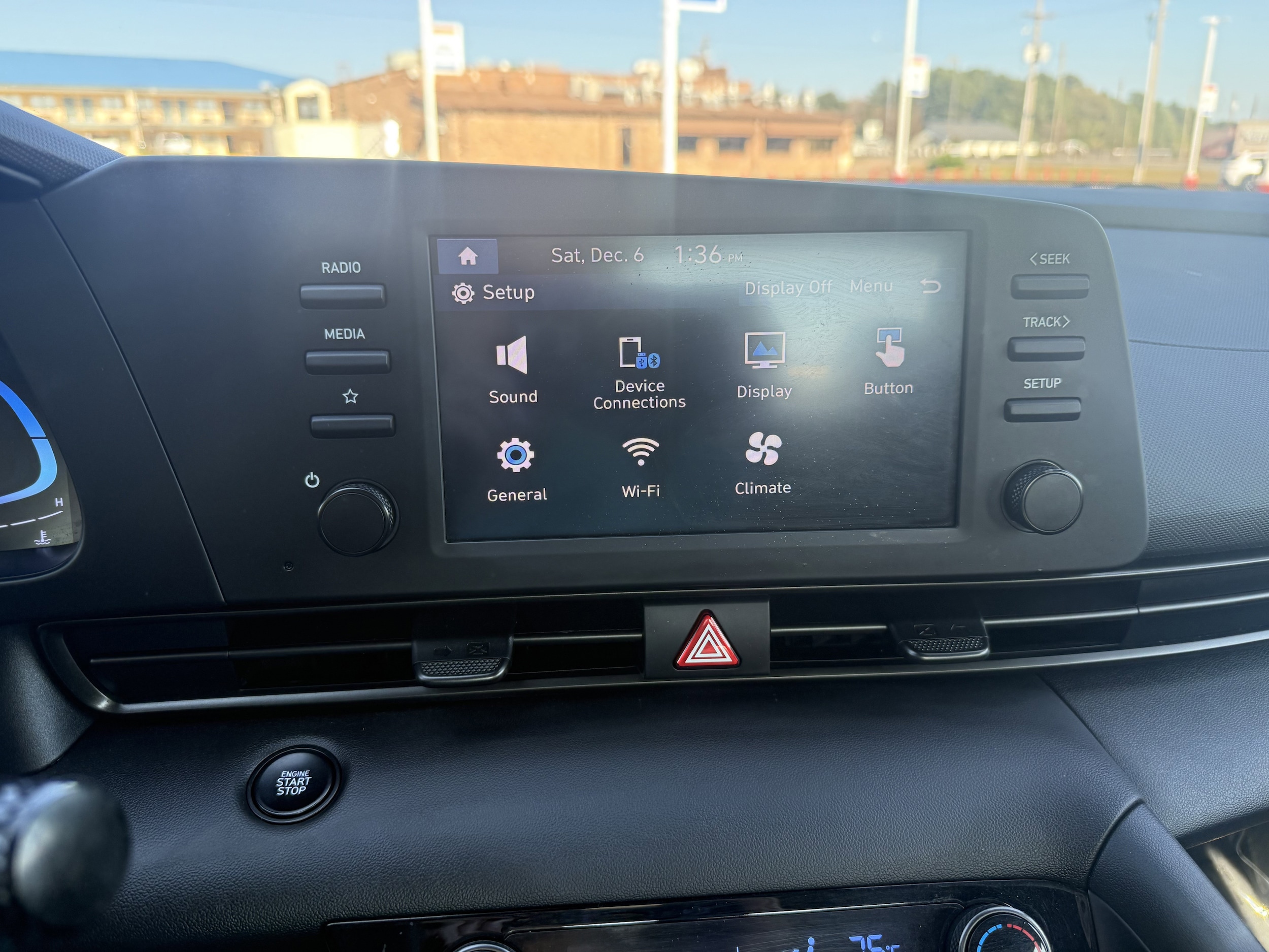 2025 Hyundai Elantra SEL - Photo 17