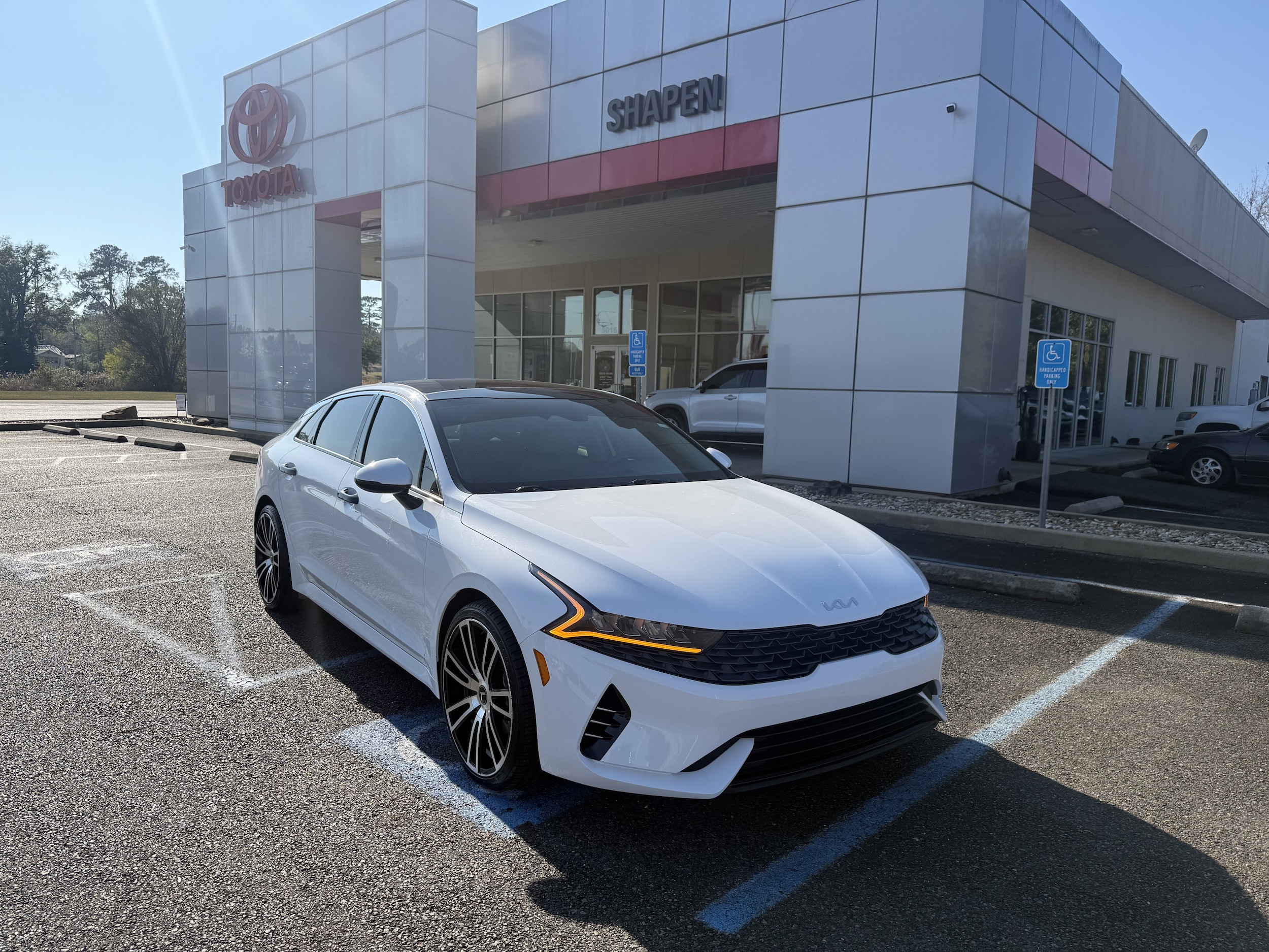 2022 Kia K5 EX's photo