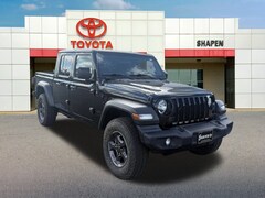 2020 Jeep Gladiator Sport Truck