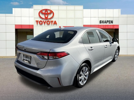 2025 Toyota Corolla Hybrid LE Sedan