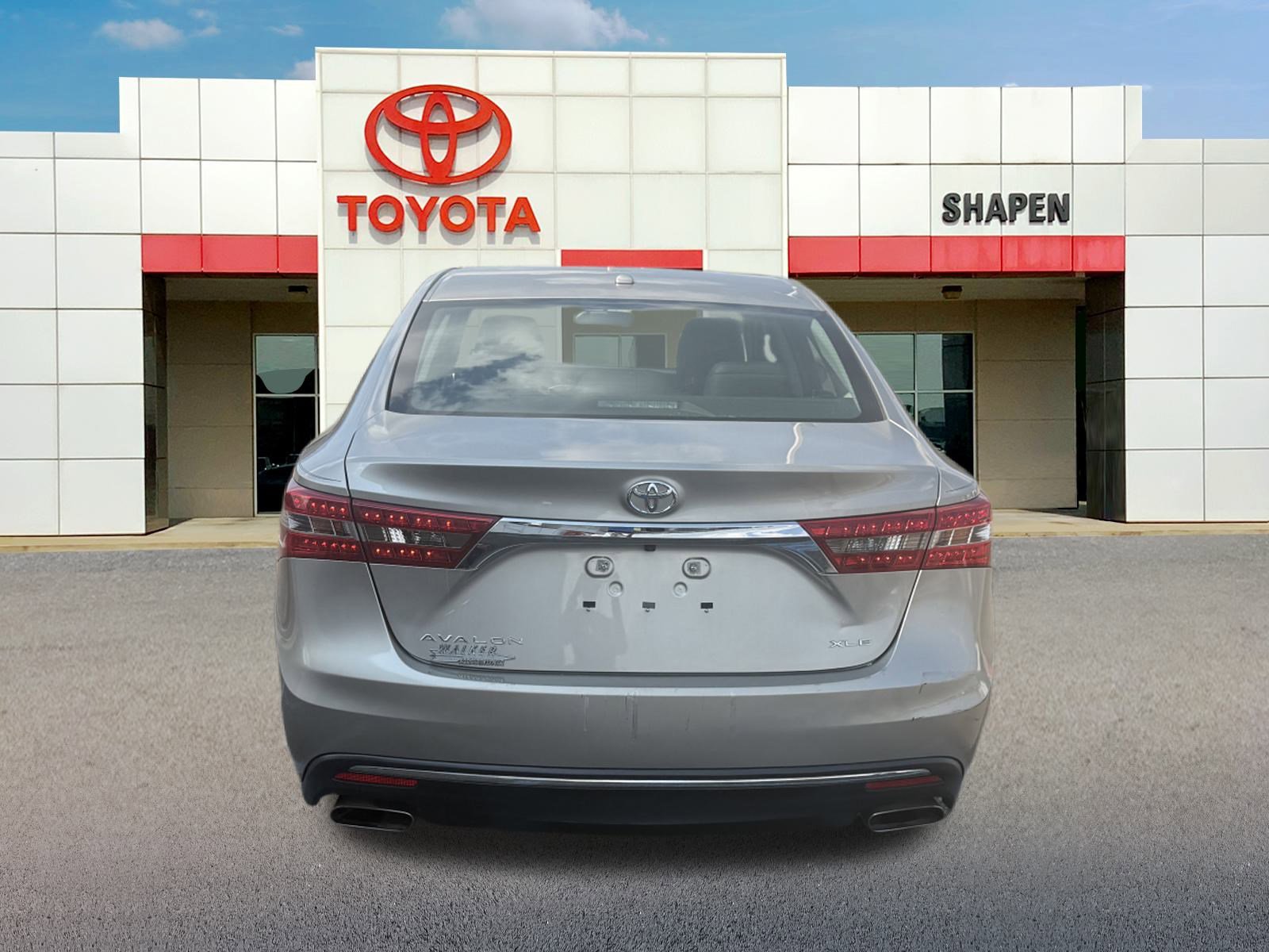 2016 Toyota Avalon XLE photo 3