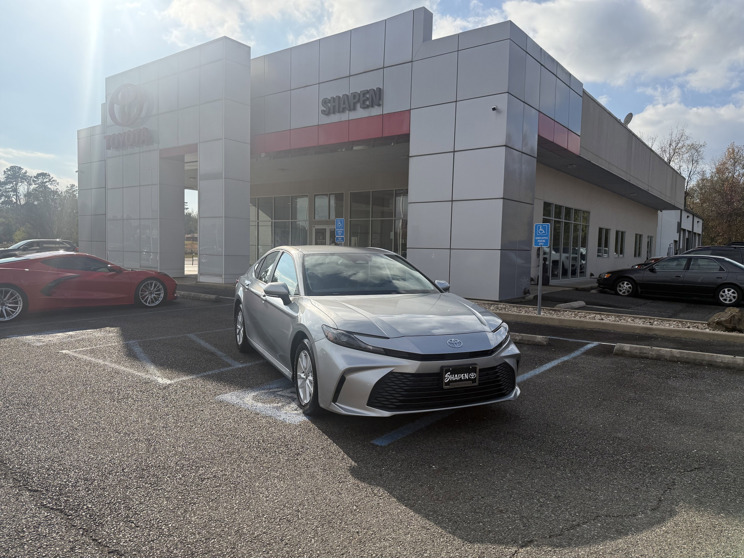 2025 Toyota Camry LE's photo