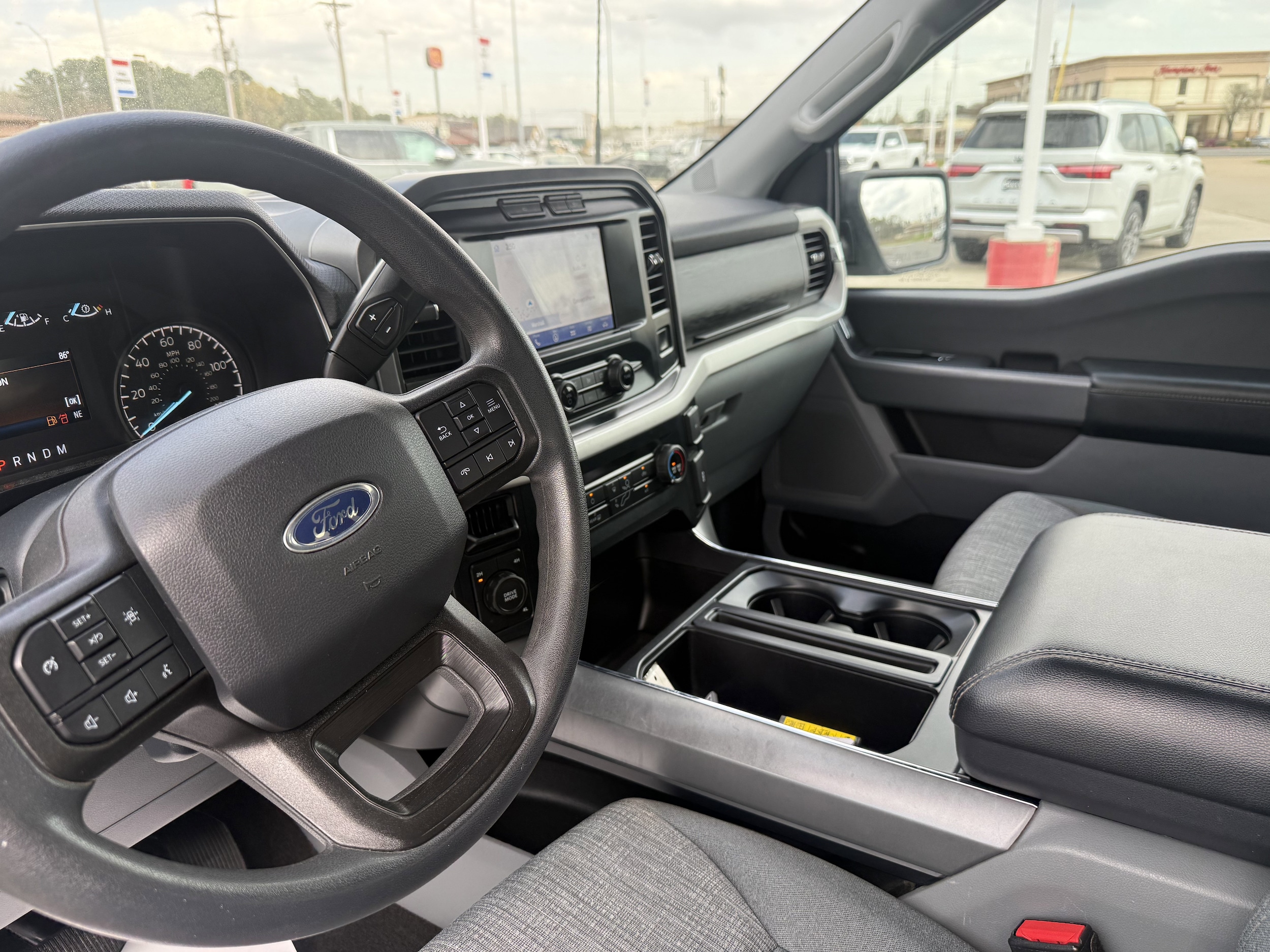 2022 Ford F-150 XLT - Photo 10