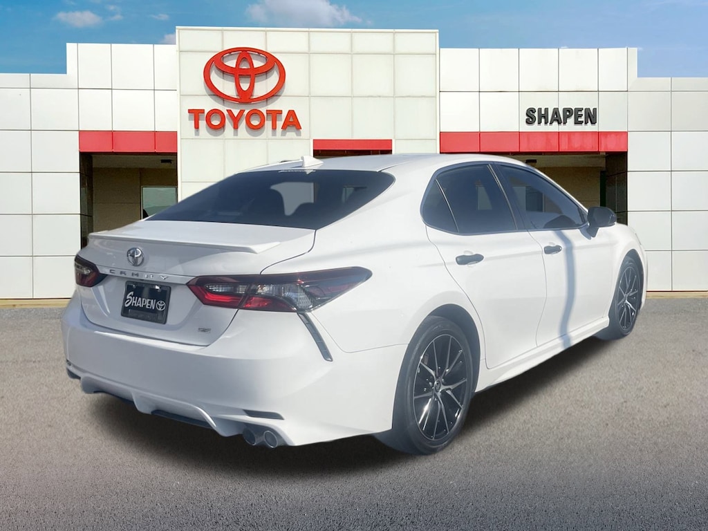Used 2022 Toyota Camry SE Sedan
