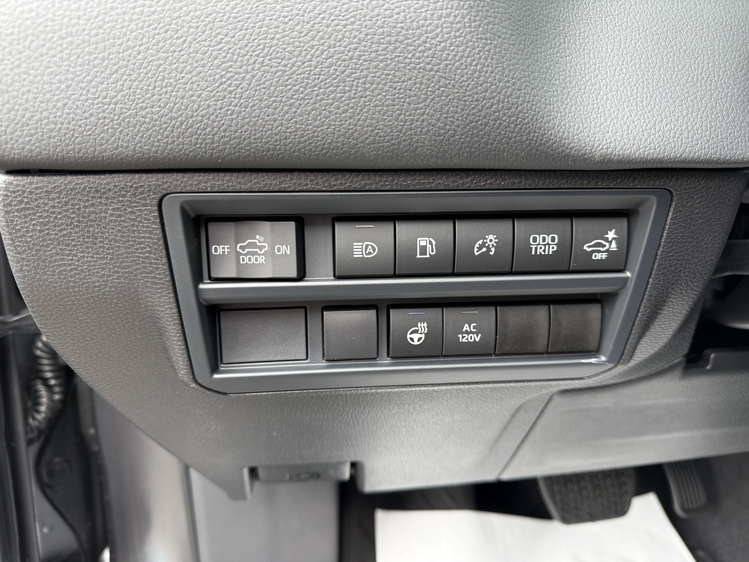 2026 Toyota Tundra Limited - Photo 15
