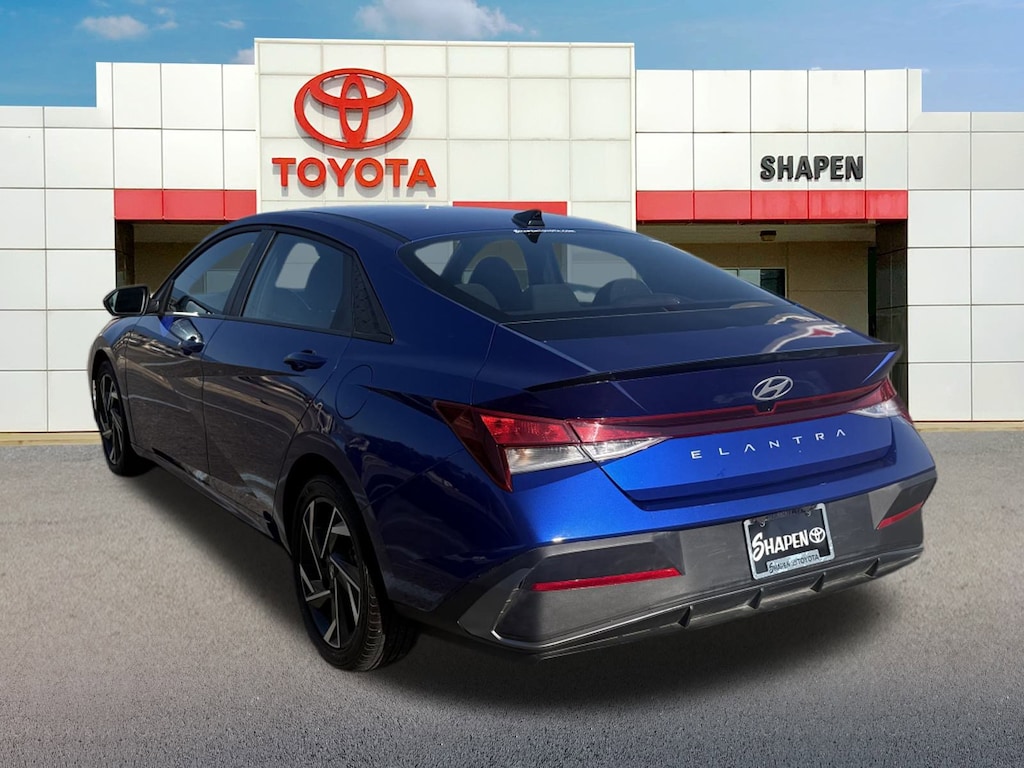 Used 2025 Hyundai Elantra SEL Sport Sedan