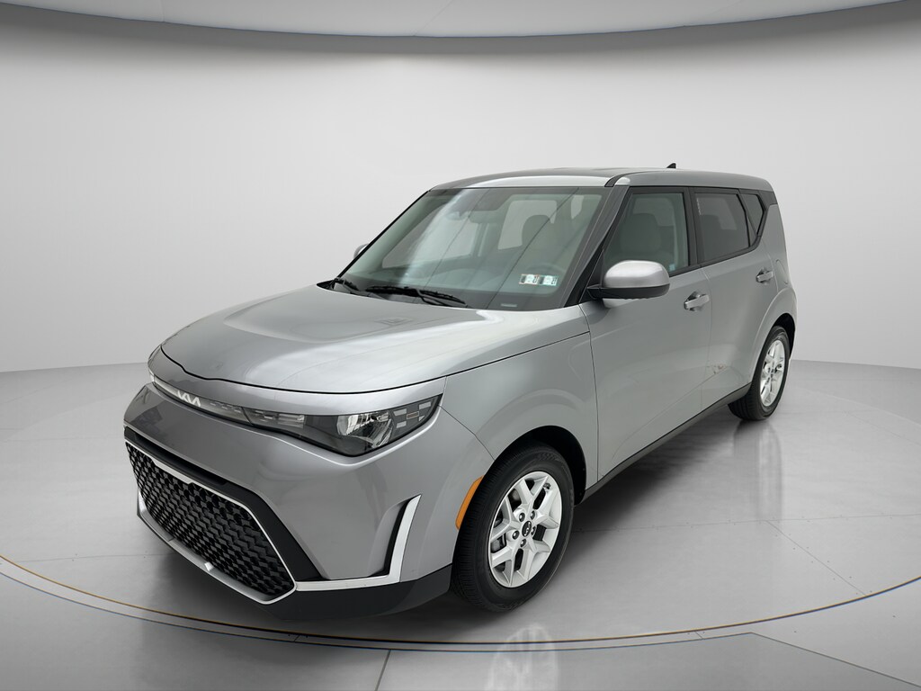 Used 2025 Kia Soul LX Hatchback