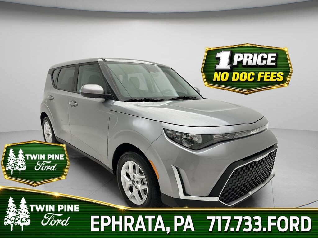 Used 2025 Kia Soul LX Hatchback