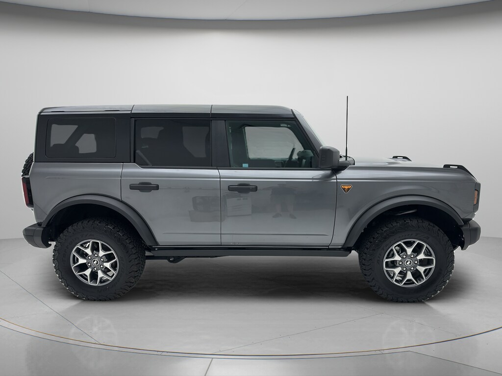 Used 2025 Ford Bronco Badlands SUV