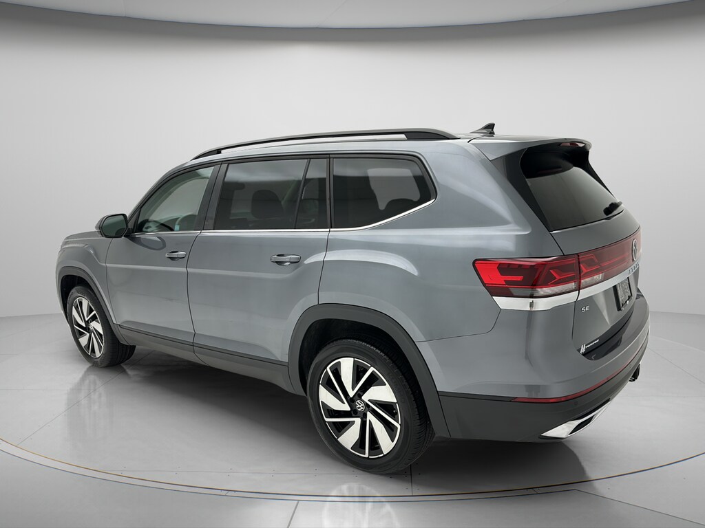 Used 2025 Volkswagen Atlas 2.0T SE w/Technology SUV