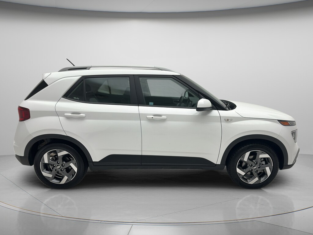 Used 2025 Hyundai Venue SEL SUV