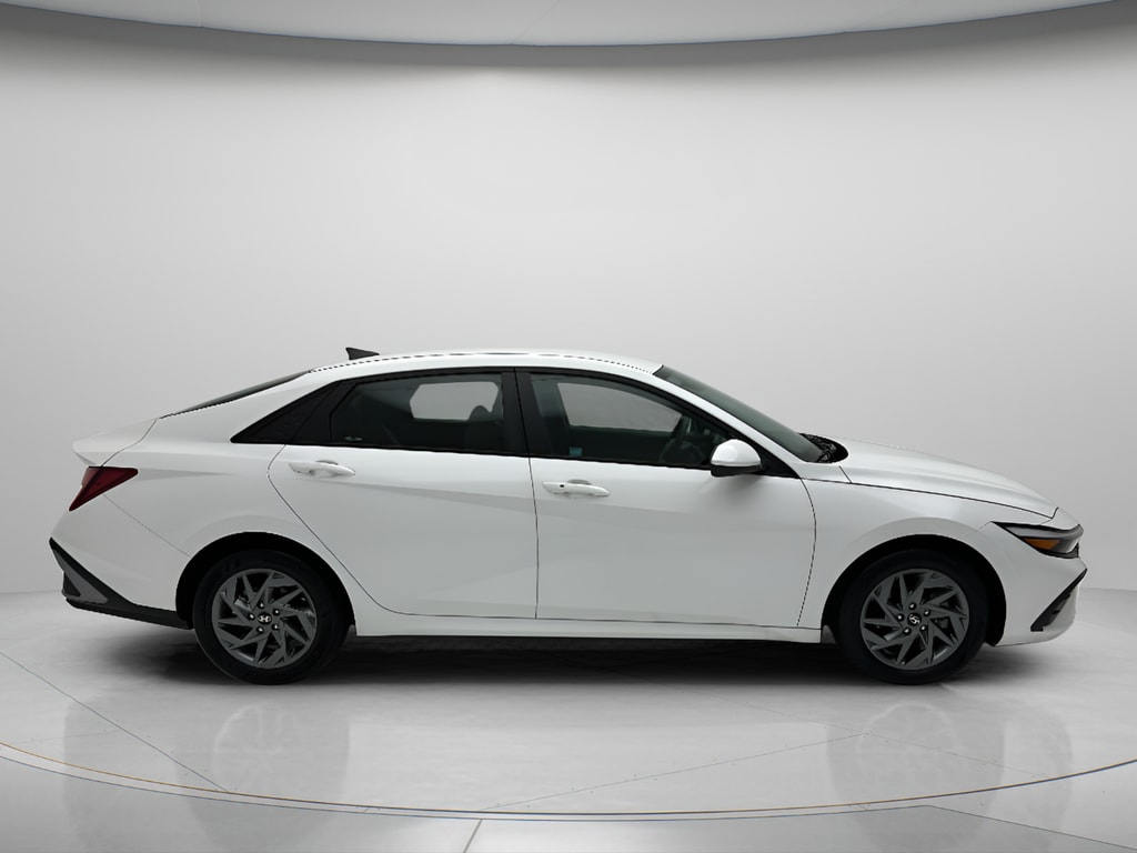 Used 2024 Hyundai Elantra SEL Sedan