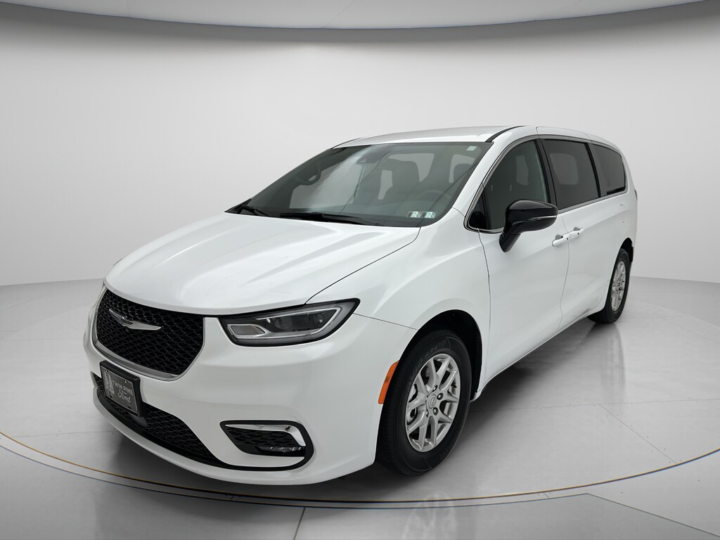 Used 2025 Chrysler Pacifica Select Minivan/Van