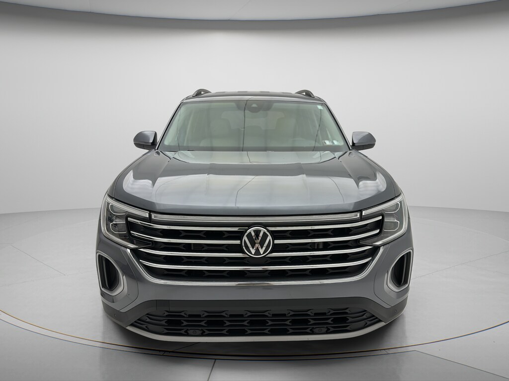 Used 2025 Volkswagen Atlas 2.0T SE w/Technology SUV