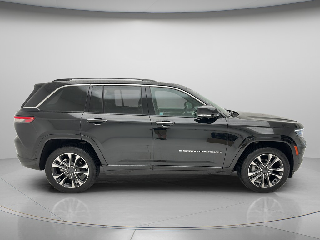 Used 2023 Jeep Grand Cherokee Overland SUV