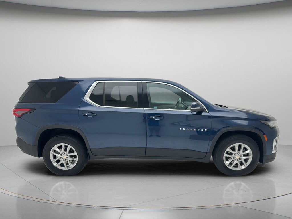 Used 2023 Chevrolet Traverse LS SUV