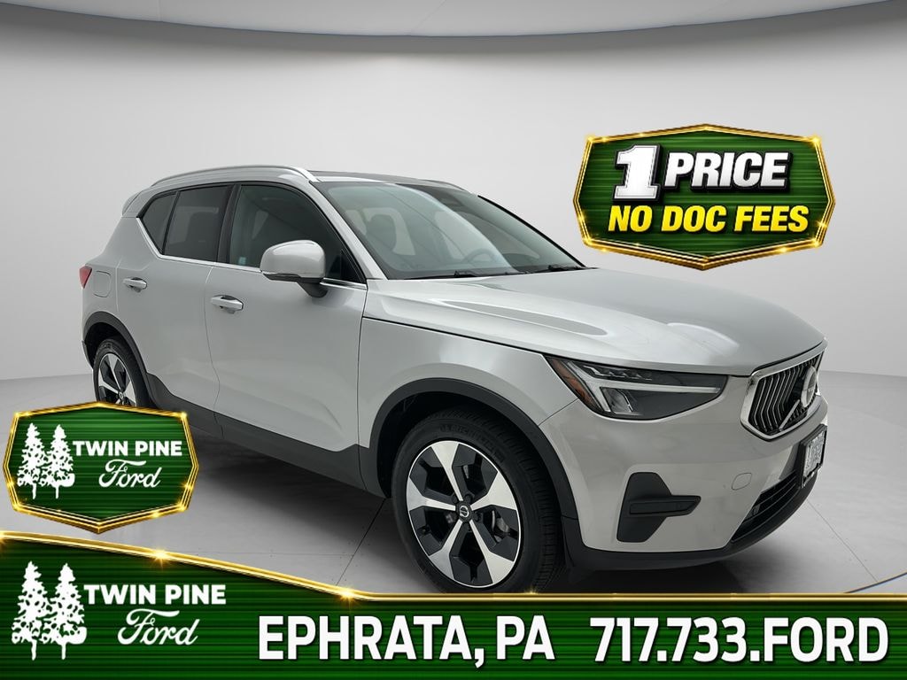 Used 2024 Volvo XC40 B5 Core SUV
