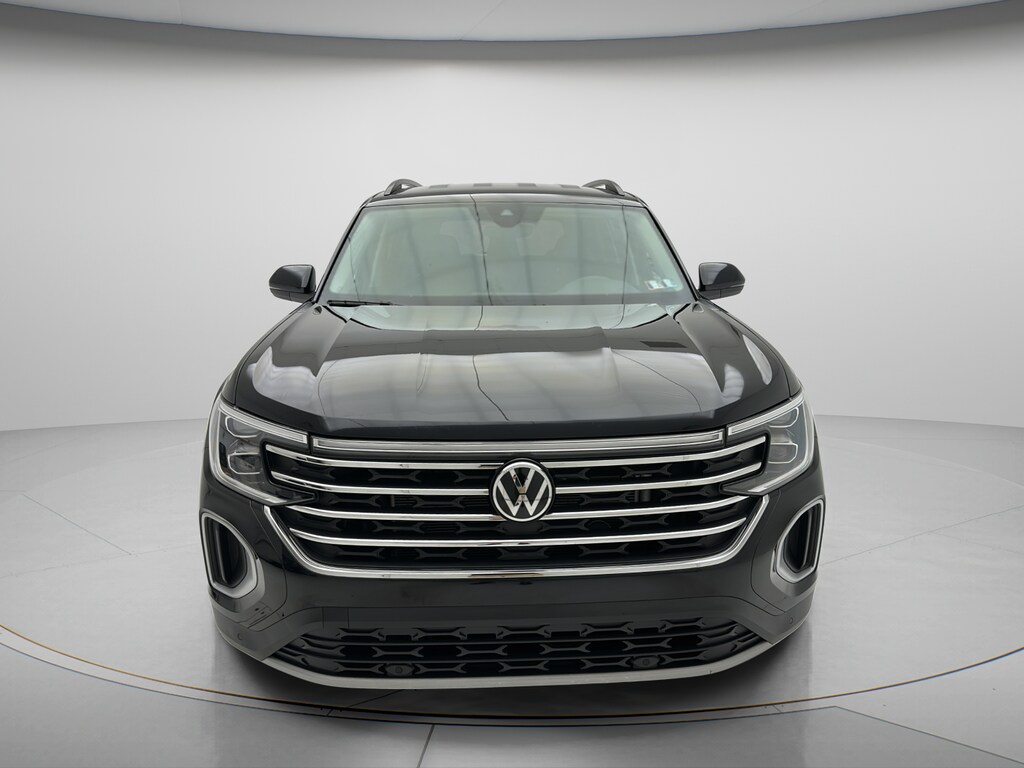 Used 2025 Volkswagen Atlas 2.0T SE w/Technology SUV