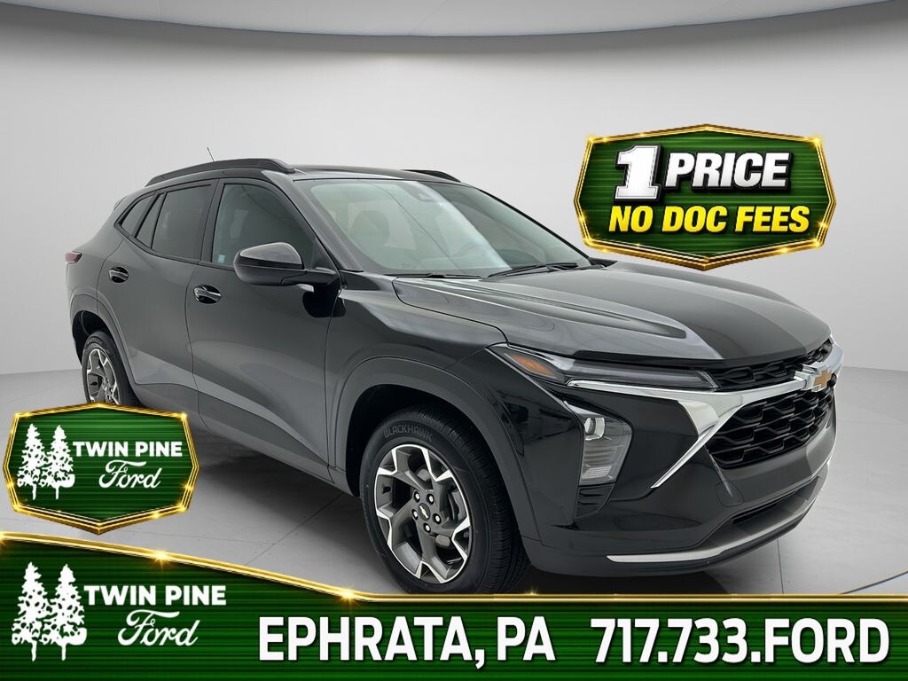 Used 2025 Chevrolet Trax LT SUV