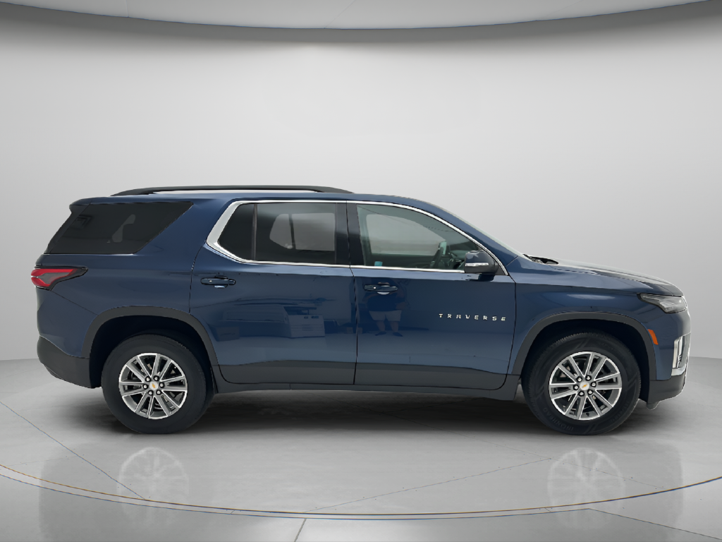 Used 2023 Chevrolet Traverse LT SUV
