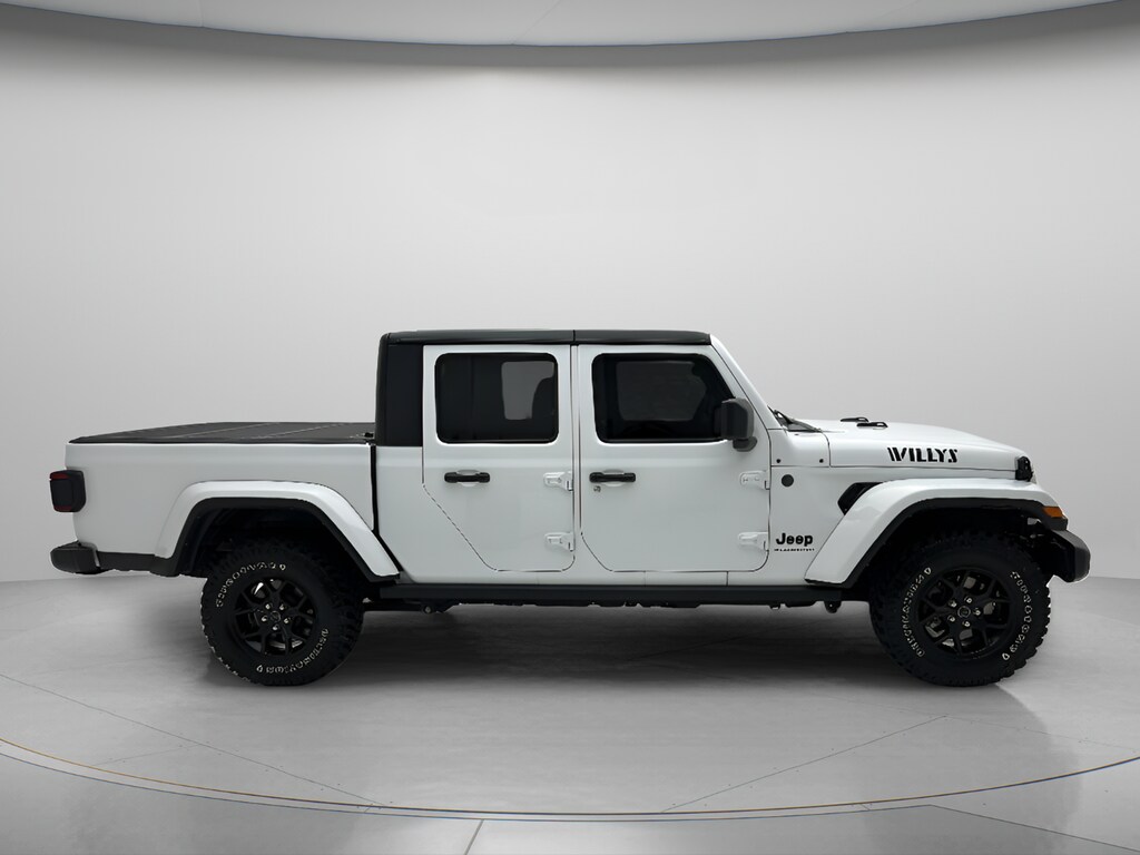 Used 2024 Jeep Gladiator Willys Truck