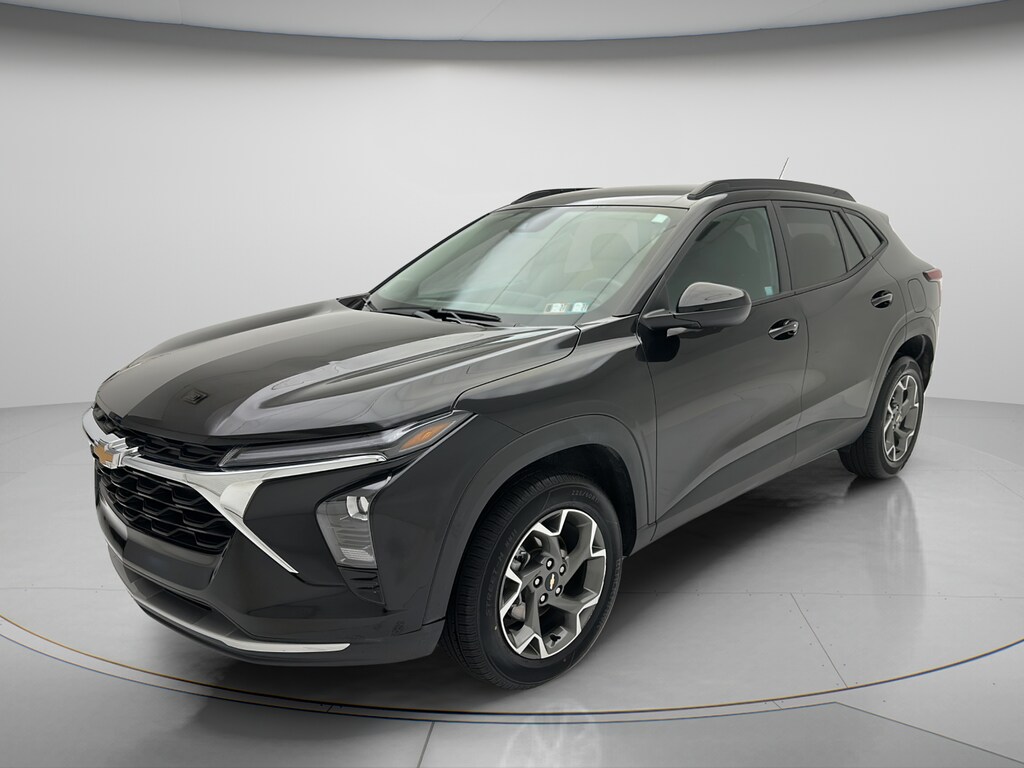 Used 2025 Chevrolet Trax LT SUV